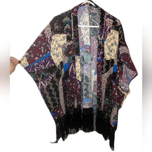 Artizia Talula Patchwork Floral Short Sleeve Fringe Kimono - Picture 3 of 6